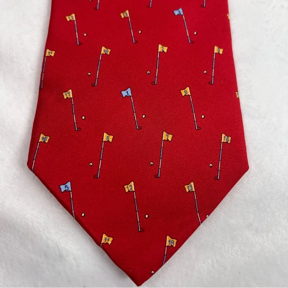 Brooks Brothers 100% Silk Tie Red Golf Flag Pattern Novelty Sports